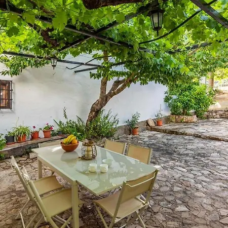 Nogueras De By Ruralidays Holiday home